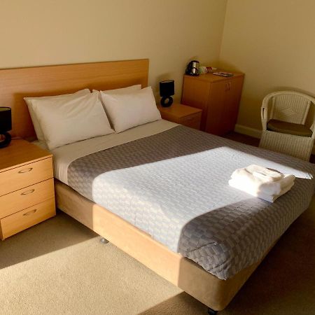 Settlers Hotel York Bagian luar foto