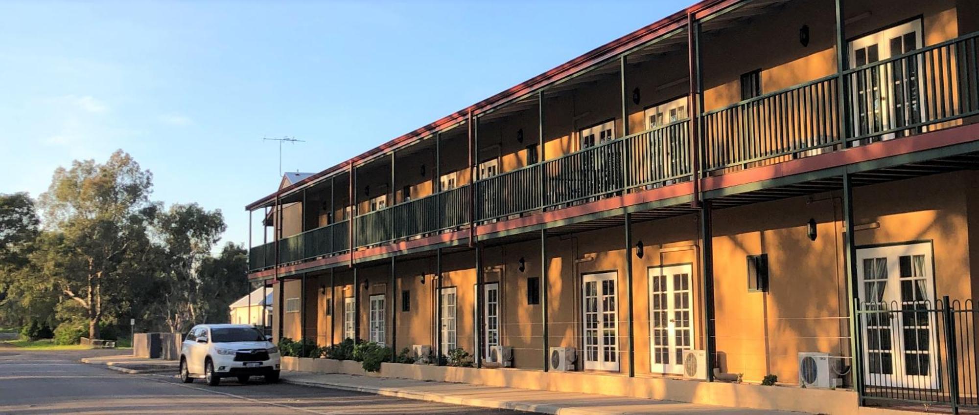 Settlers Hotel York Bagian luar foto