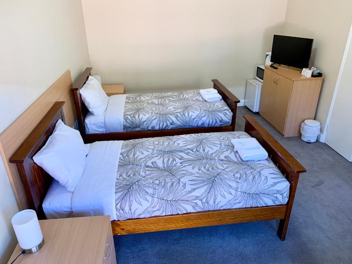 Settlers Hotel York Bagian luar foto