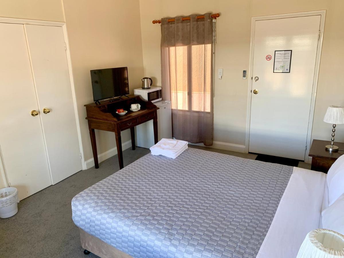 Settlers Hotel York Bagian luar foto