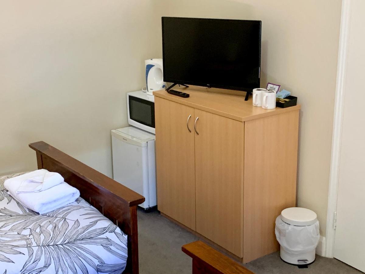 Settlers Hotel York Bagian luar foto